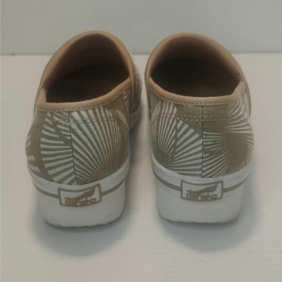 Tan Vegan Dansko Clog sz 38 - Picture 4 of 8